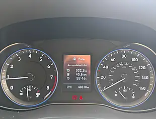 Used 2019 Hyundai Kona Play Chalk White - Interior and Exterior details 11