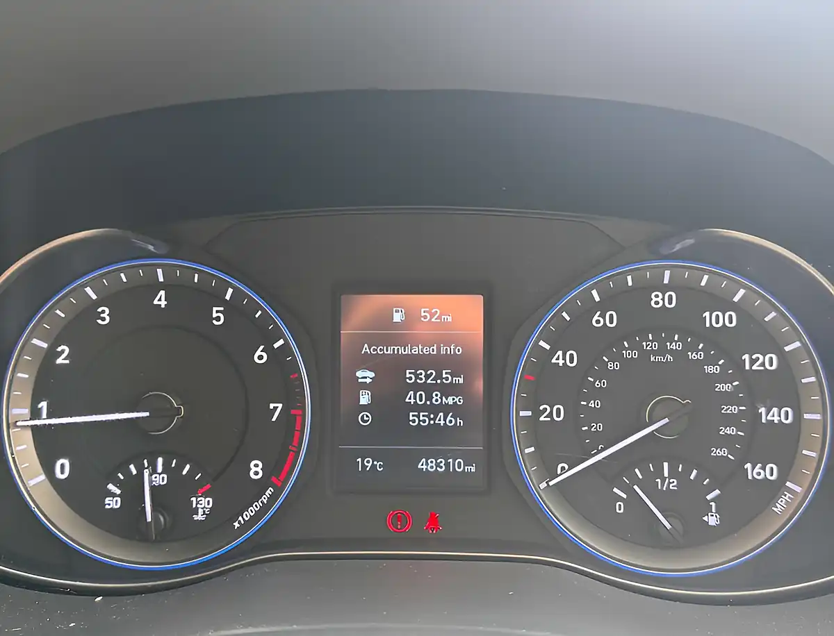 Used 2019 Hyundai Kona Play Chalk White - Interior and Exterior details 11