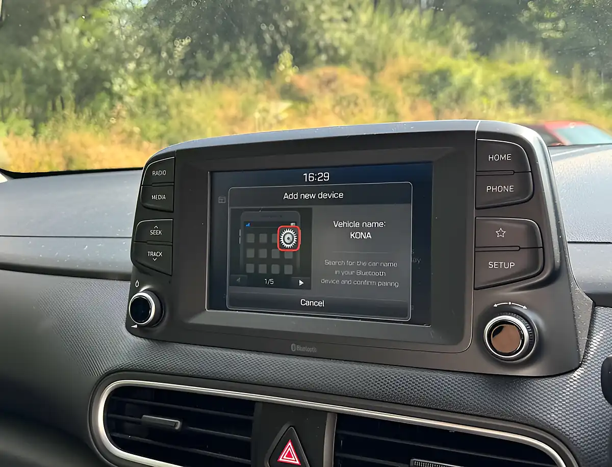 Used 2019 Hyundai Kona Play Chalk White - Interior and Exterior details 14