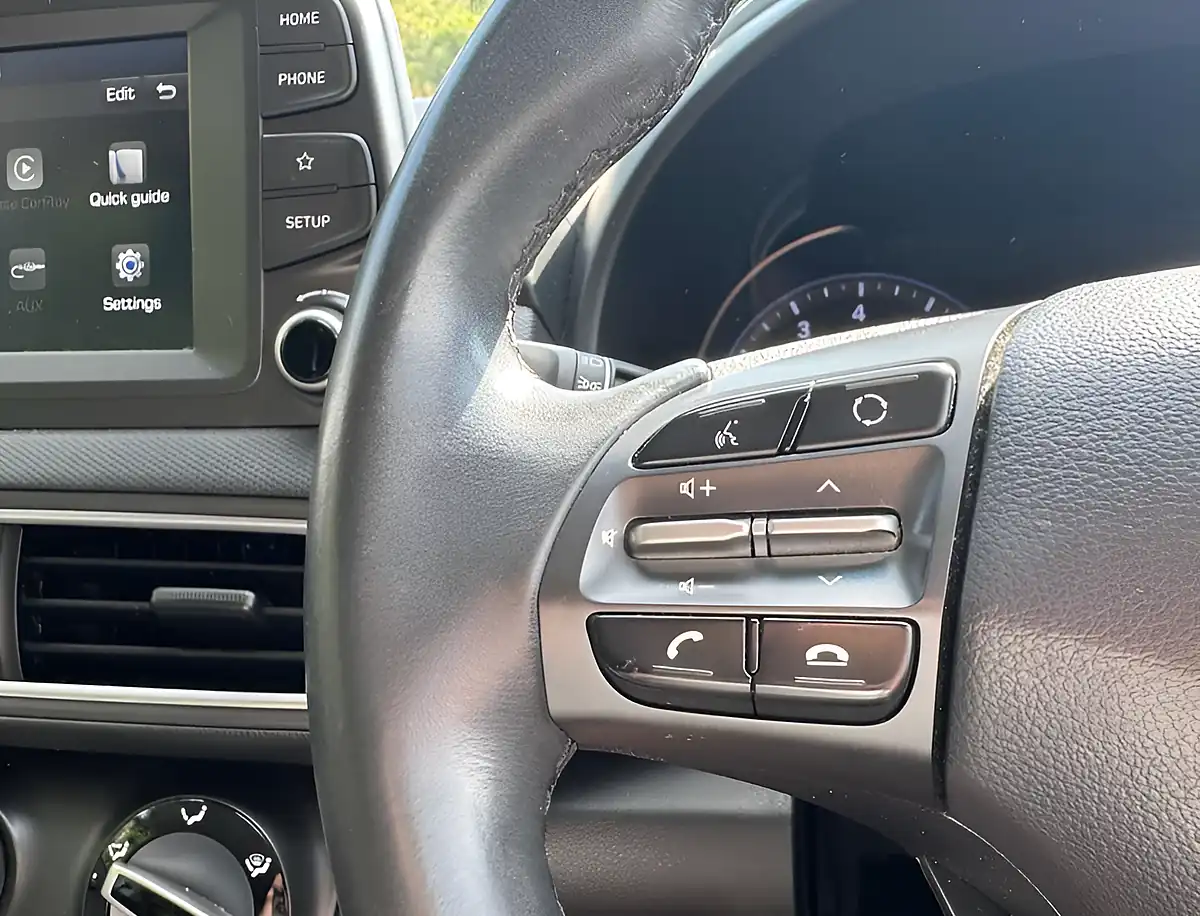 Used 2019 Hyundai Kona Play Chalk White - Interior and Exterior details 17