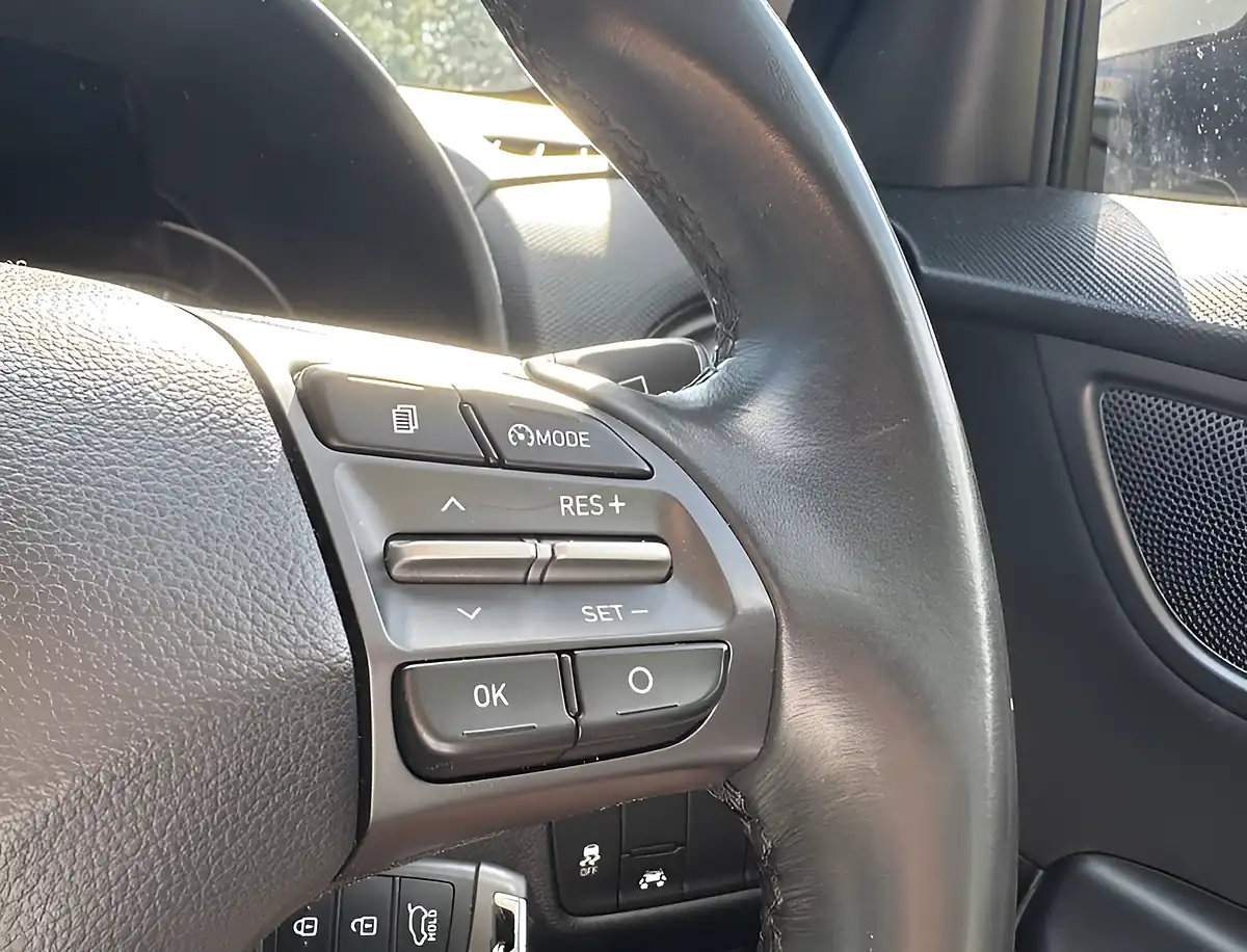 Used 2019 Hyundai Kona Play Chalk White - Interior and Exterior details 18
