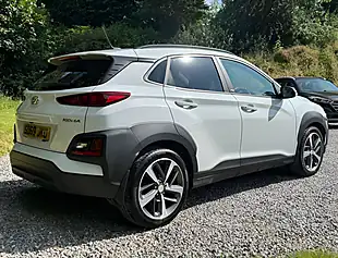 Used 2019 Hyundai Kona Play Chalk White - Interior and Exterior details 3