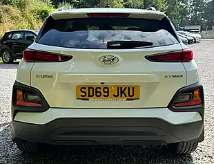 Used 2019 Hyundai Kona Play Chalk White - Interior and Exterior details 4