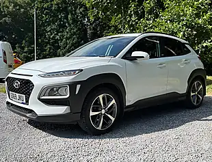 Used 2019 Hyundai Kona Play Chalk White - Interior and Exterior details 7