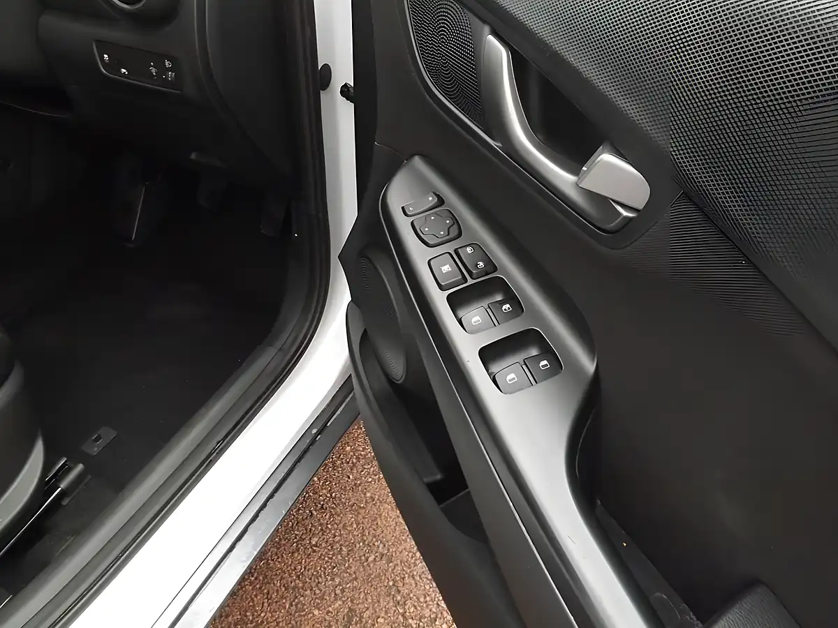 Used 2019 Hyundai Kona Premium White - Interior and Exterior details 15