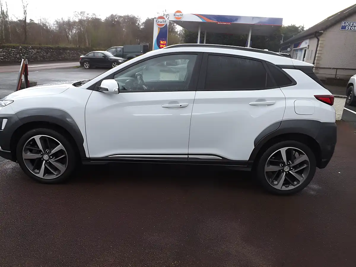 Used 2019 Hyundai Kona Premium White - Interior and Exterior details 5