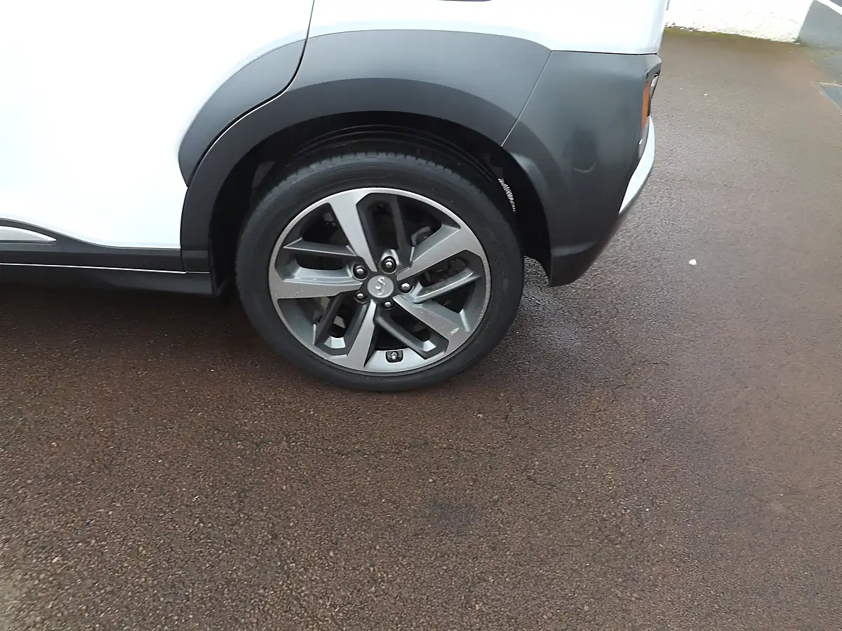Used 2019 Hyundai Kona Premium White - Interior and Exterior details 6