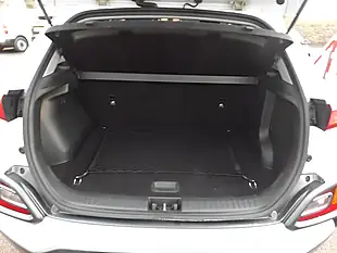 Used 2019 Hyundai Kona Premium White - Interior and Exterior details 9