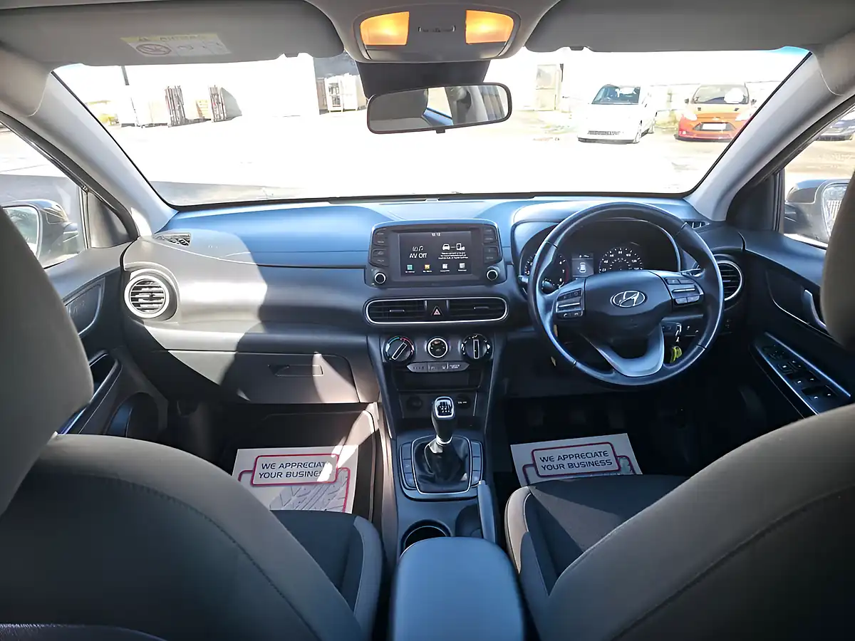 Used 2019 Hyundai Kona Se Black - Interior and Exterior details 12