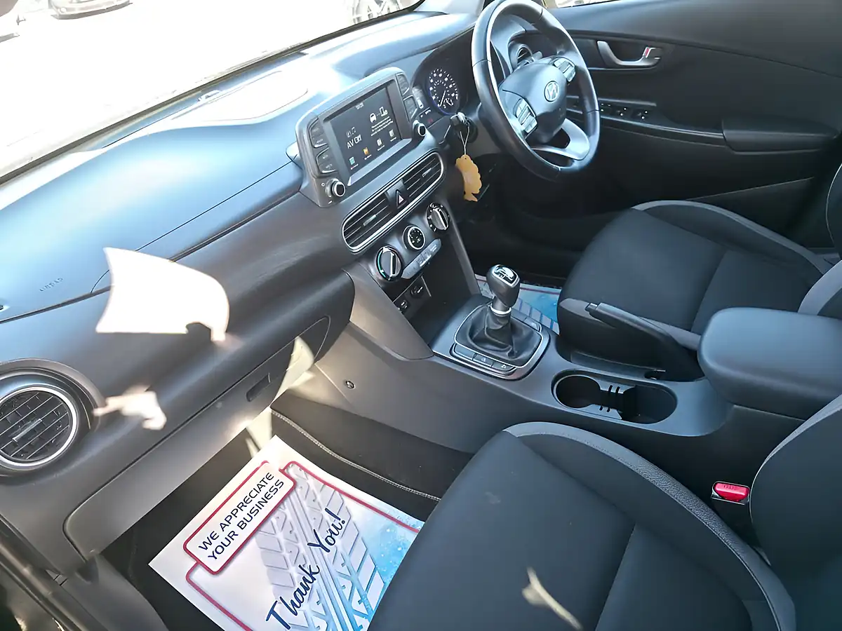 Used 2019 Hyundai Kona Se Black - Interior and Exterior details 5