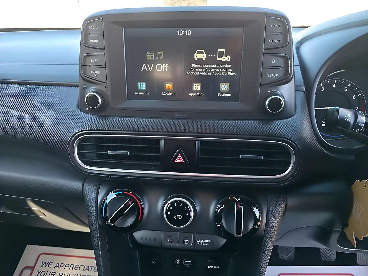 Used 2019 Hyundai Kona Se Black - Interior and Exterior details 6