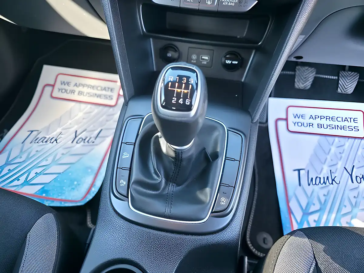 Used 2019 Hyundai Kona Se Black - Interior and Exterior details 7