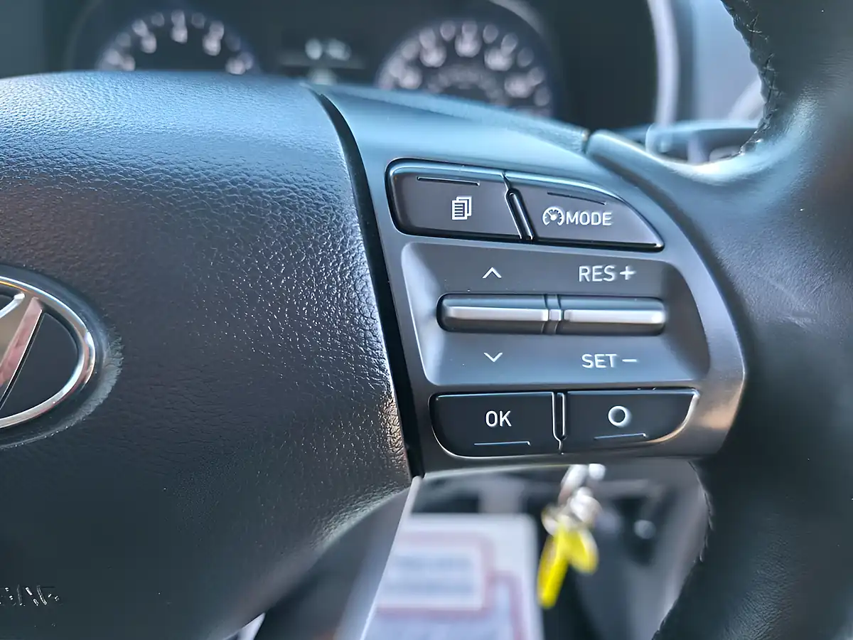 Used 2019 Hyundai Kona Se Black - Interior and Exterior details 9