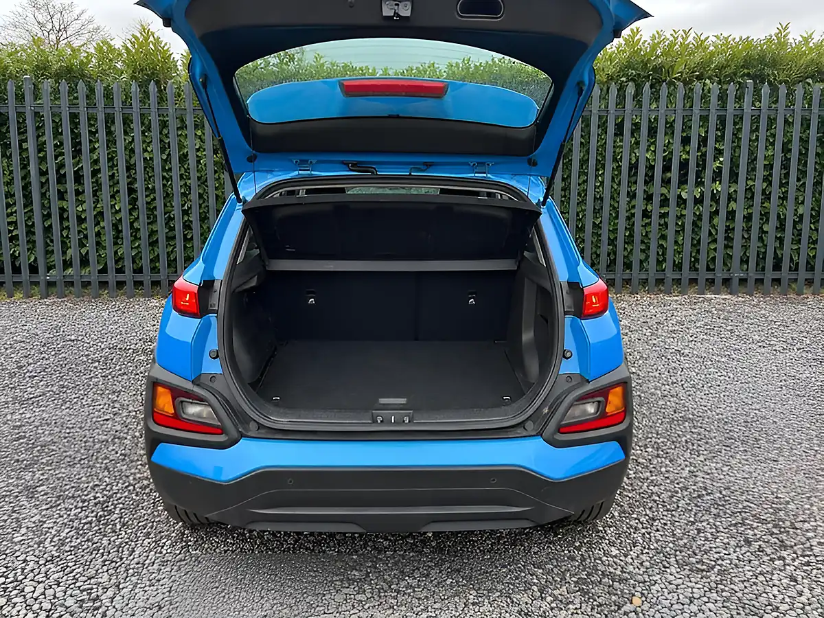 Used 2019 Hyundai Kona Se Blue - Interior and Exterior details 11