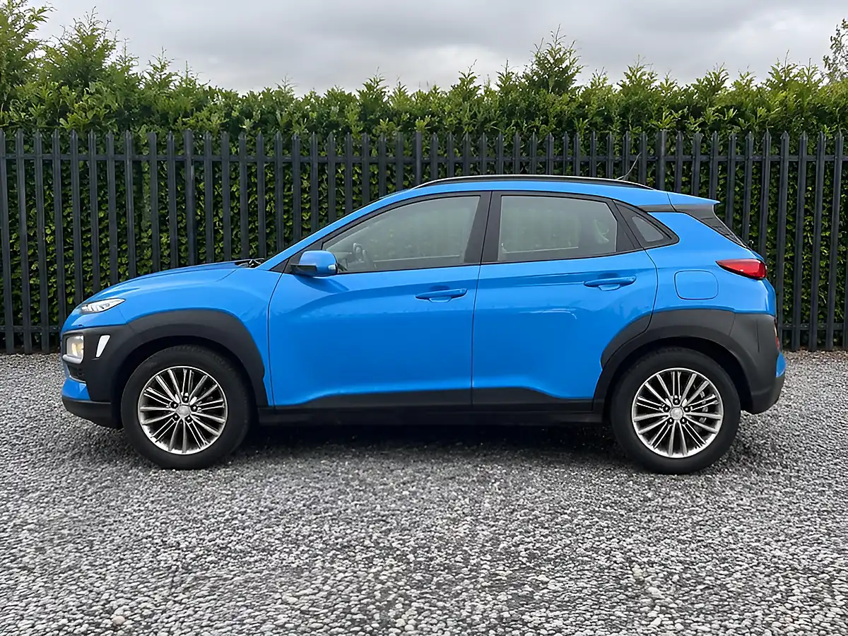 Used 2019 Hyundai Kona Se Blue - Interior and Exterior details 5