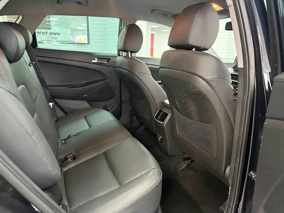 Used 2019 Hyundai Tucson Premium Black - Interior and Exterior details 4