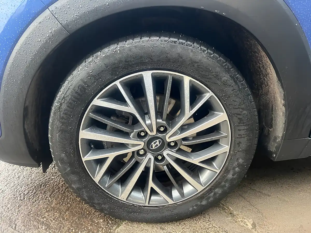 Used 2019 Hyundai Tucson Premium Blue - Interior and Exterior details 10