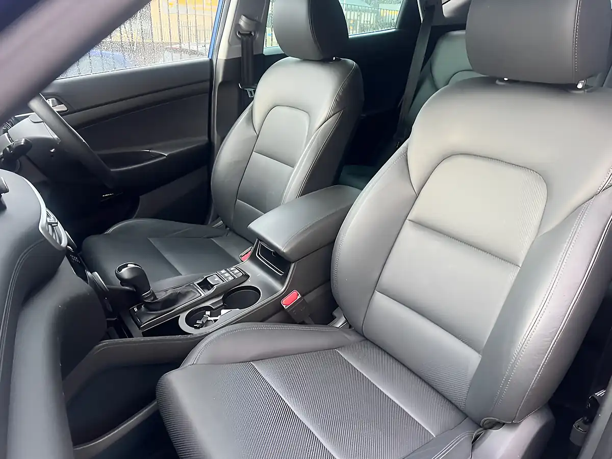 Used 2019 Hyundai Tucson Premium Blue - Interior and Exterior details 17