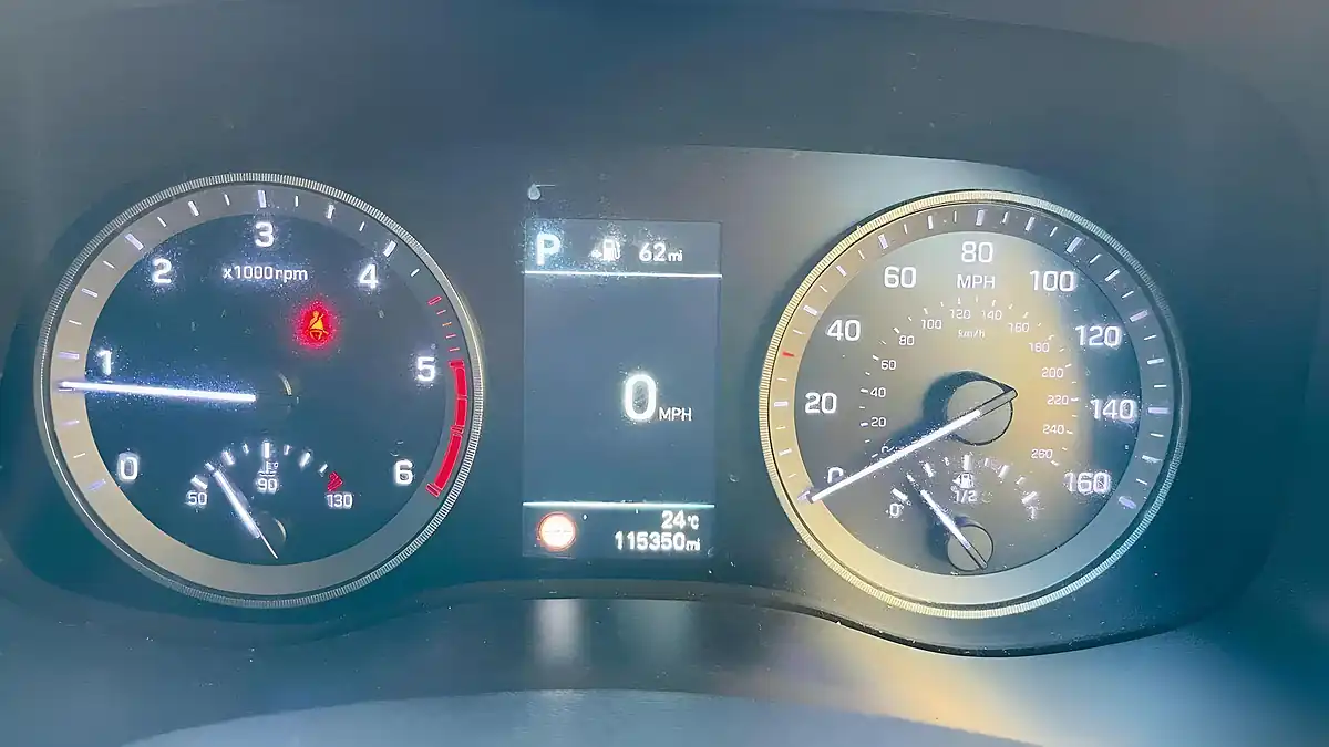 Used 2019 Hyundai Tucson Premium Grey - Interior and Exterior details 16