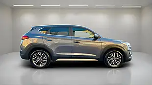 Used 2019 Hyundai Tucson Premium Grey - Interior and Exterior details 4