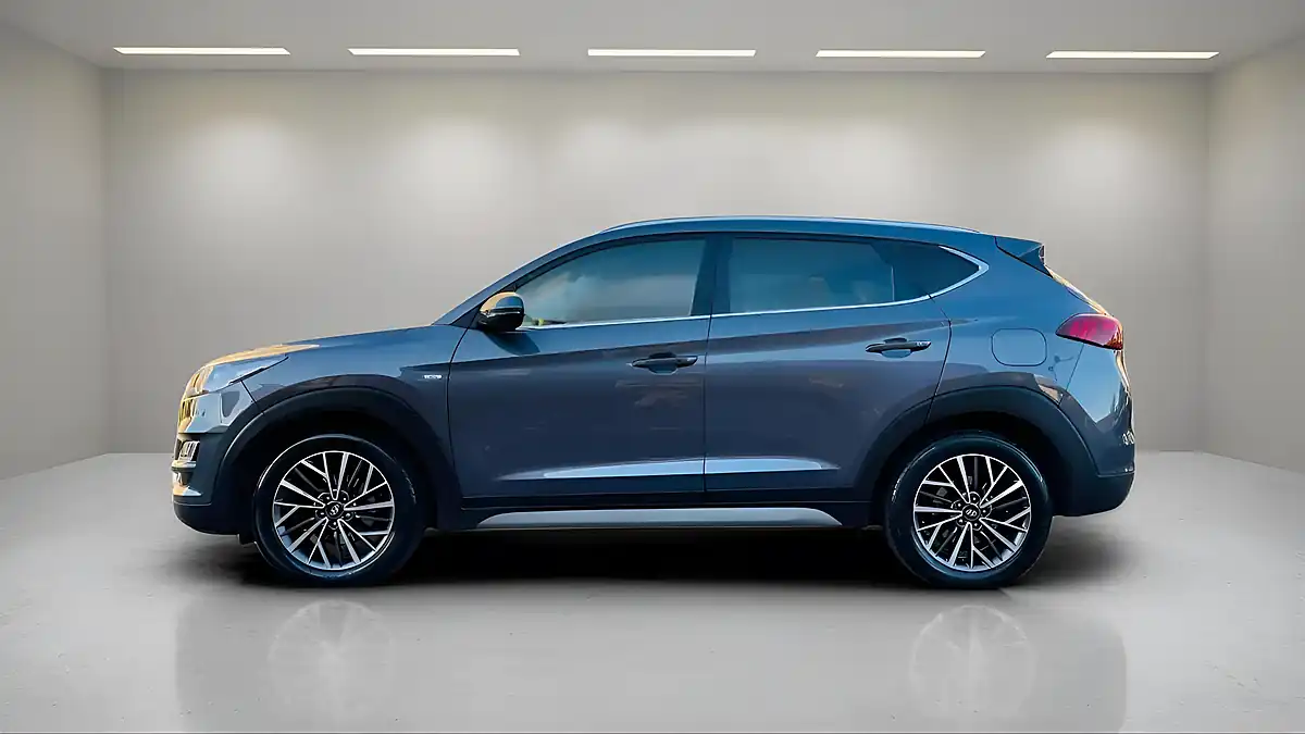 Used 2019 Hyundai Tucson Premium Grey - Interior and Exterior details 5