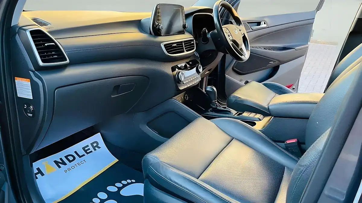 Used 2019 Hyundai Tucson Premium Grey - Interior and Exterior details 7