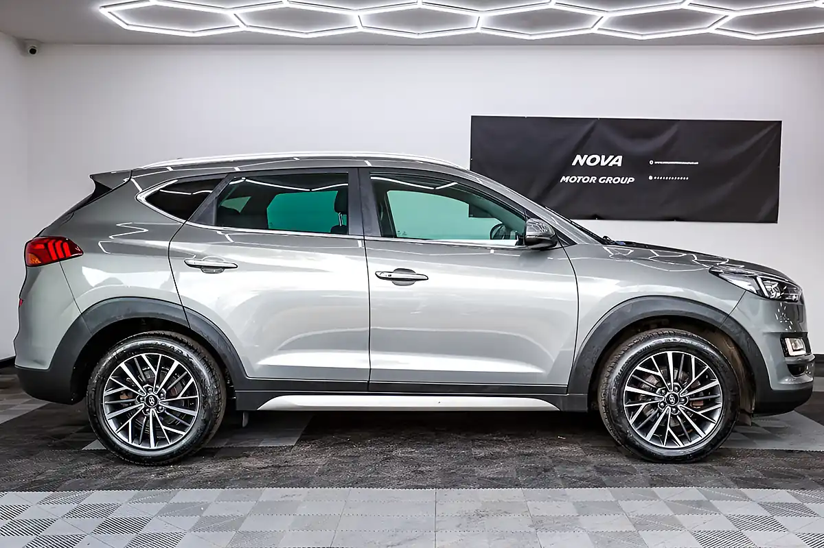 Used 2019 Hyundai Tucson Premium Grey - Interior and Exterior details 5