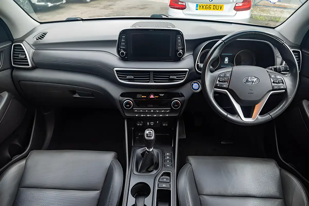 Used 2019 Hyundai Tucson Premium Platinum Silver - Interior and Exterior details 15