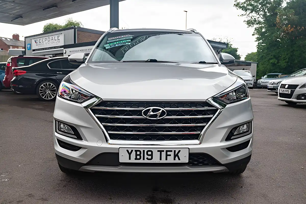 Used 2019 Hyundai Tucson Premium Platinum Silver - Interior and Exterior details 3