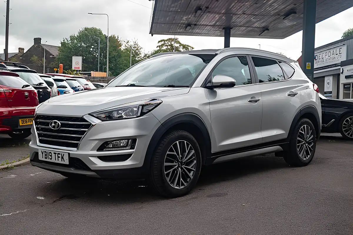 Used 2019 Hyundai Tucson Premium Platinum Silver - Interior and Exterior details 4