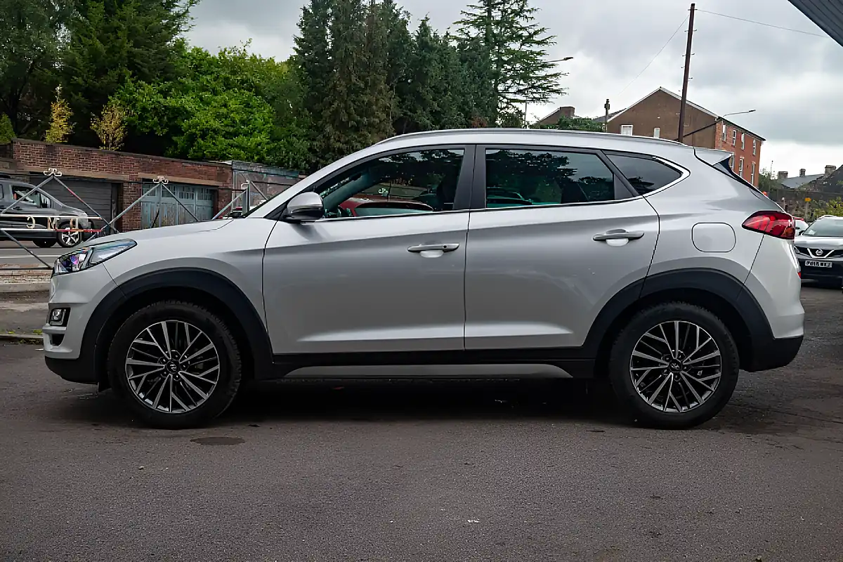 Used 2019 Hyundai Tucson Premium Platinum Silver - Interior and Exterior details 5