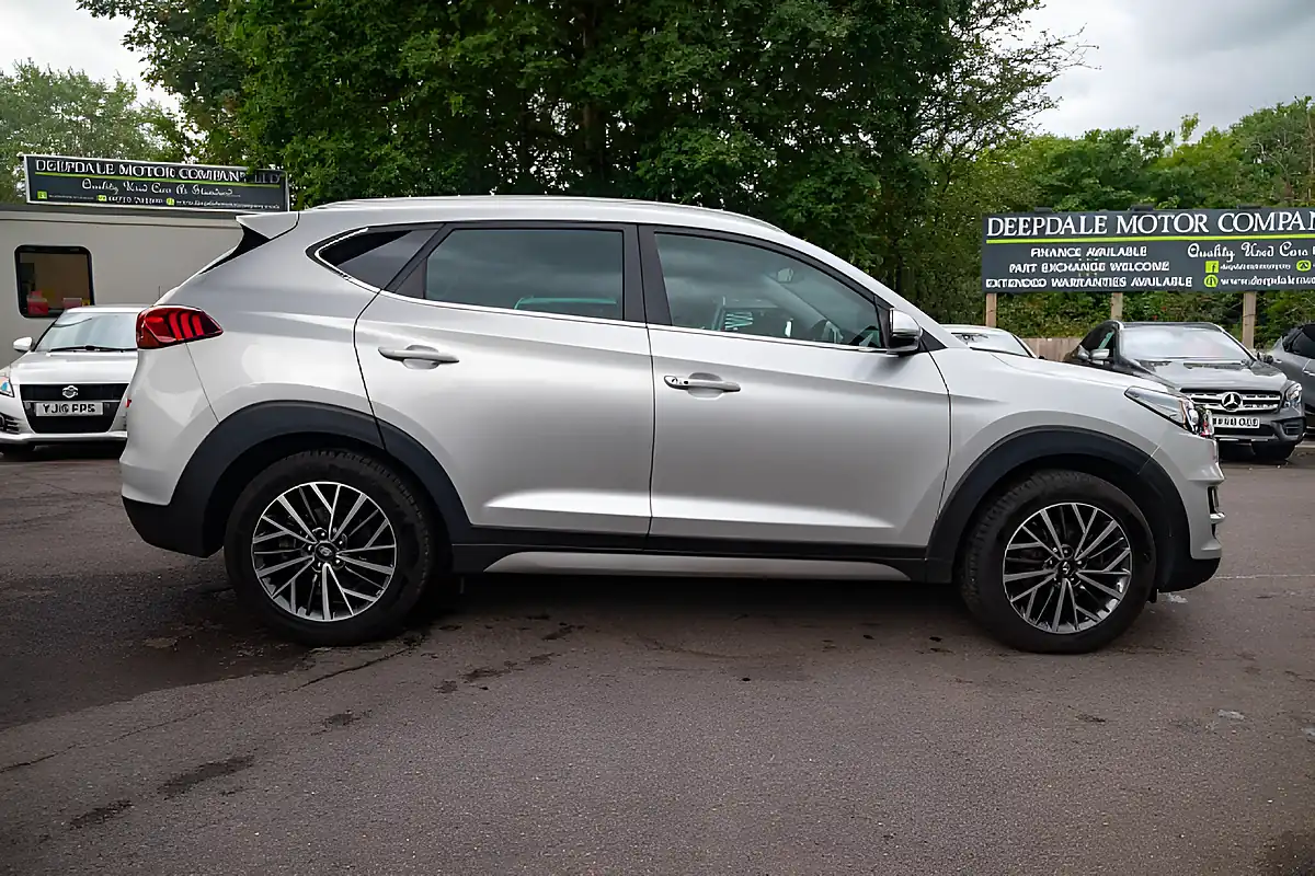 Used 2019 Hyundai Tucson Premium Platinum Silver - Interior and Exterior details 9