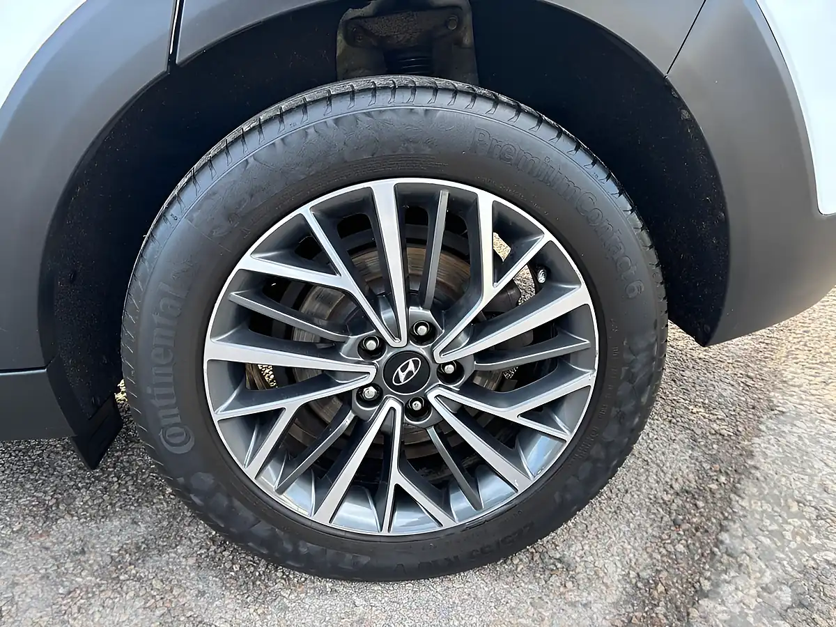 Used 2019 Hyundai Tucson Premium Polar White - Interior and Exterior details 19