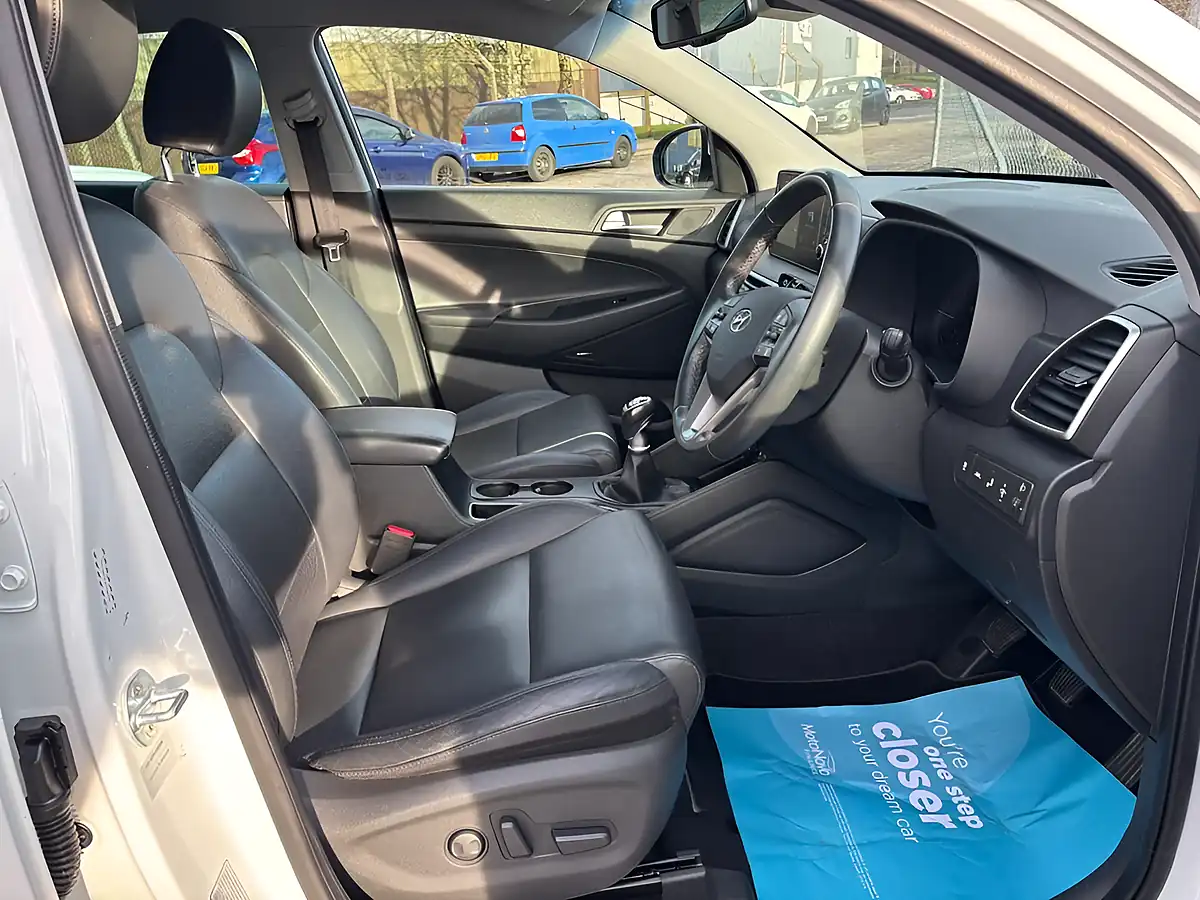 Used 2019 Hyundai Tucson Premium Polar White - Interior and Exterior details 3