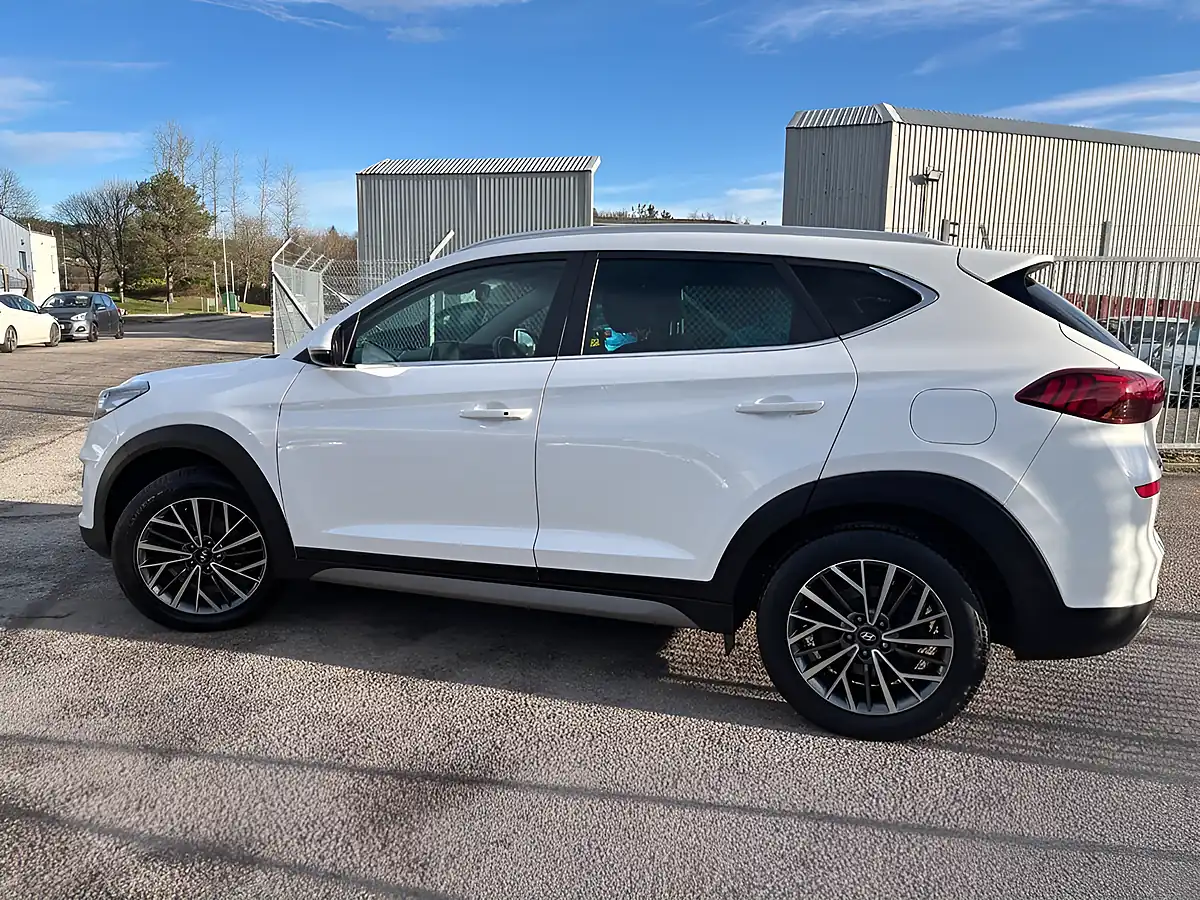 Used 2019 Hyundai Tucson Premium Polar White - Interior and Exterior details 9