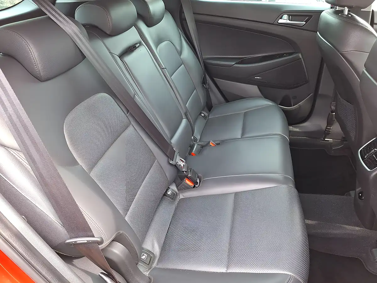 Used 2019 Hyundai Tucson Premium Red - Interior and Exterior details 12
