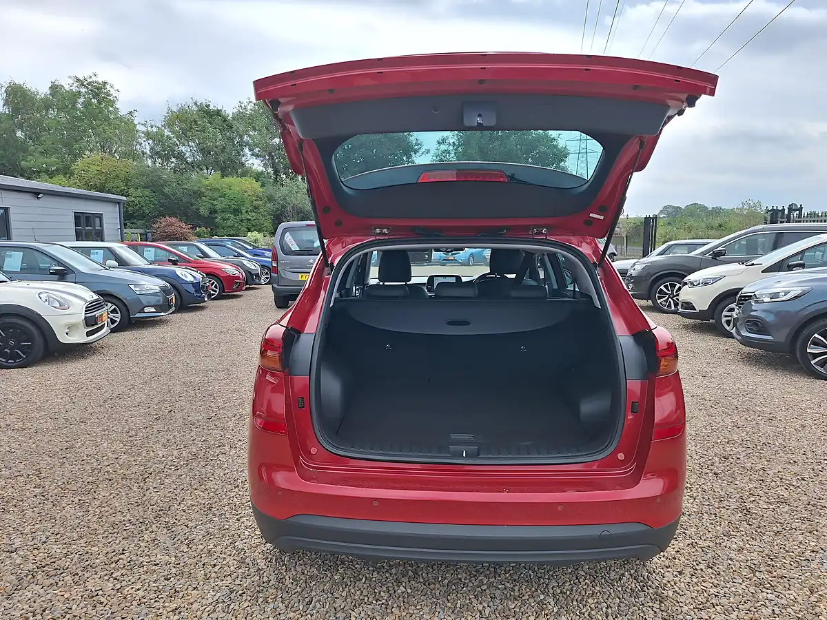 Used 2019 Hyundai Tucson Premium Red - Interior and Exterior details 13