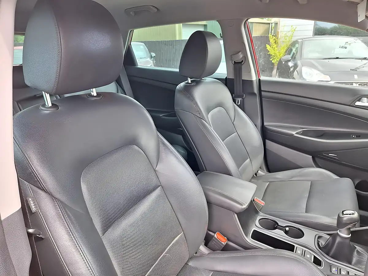 Used 2019 Hyundai Tucson Premium Red - Interior and Exterior details 20