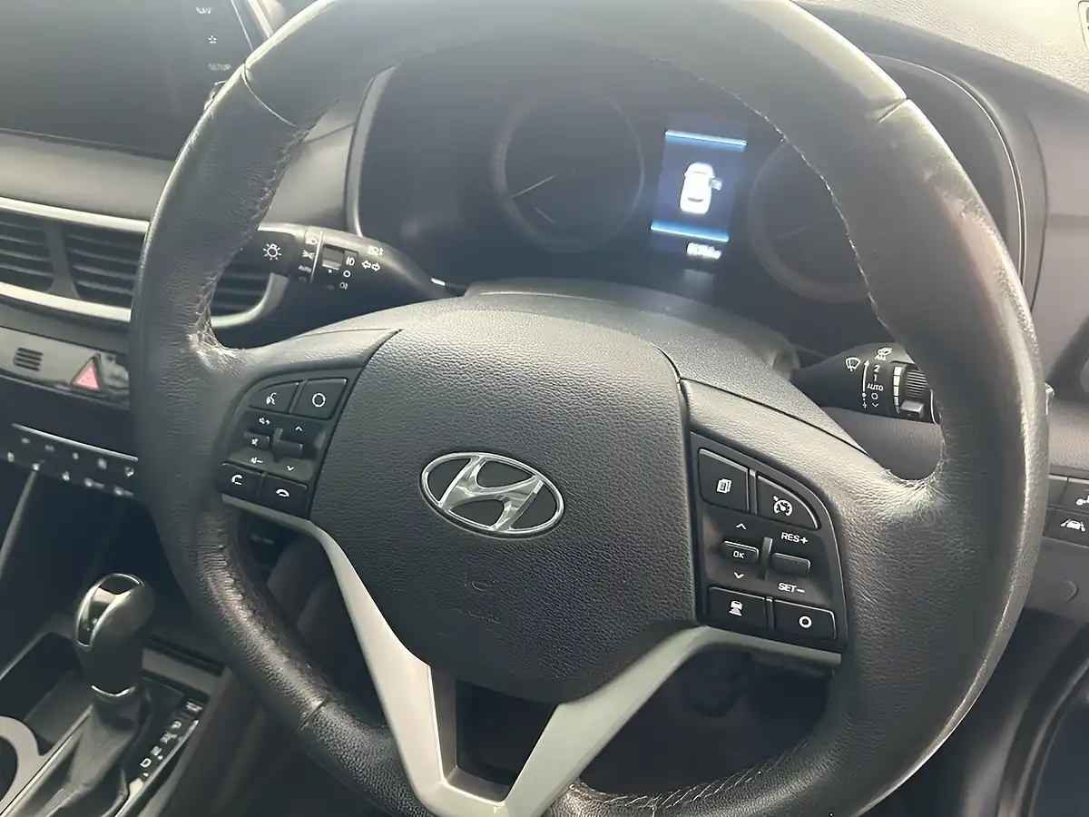Used 2019 Hyundai Tucson Premium Se Blue - Interior and Exterior details 11