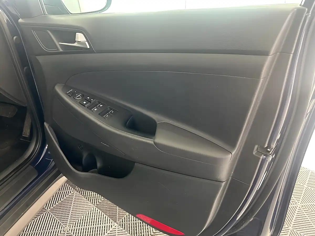 Used 2019 Hyundai Tucson Premium Se Blue - Interior and Exterior details 15