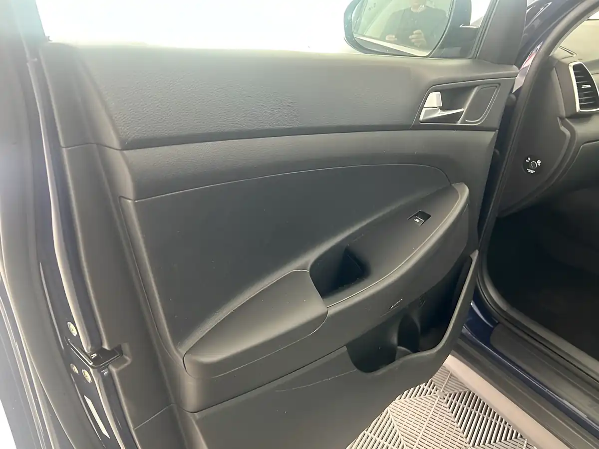 Used 2019 Hyundai Tucson Premium Se Blue - Interior and Exterior details 19