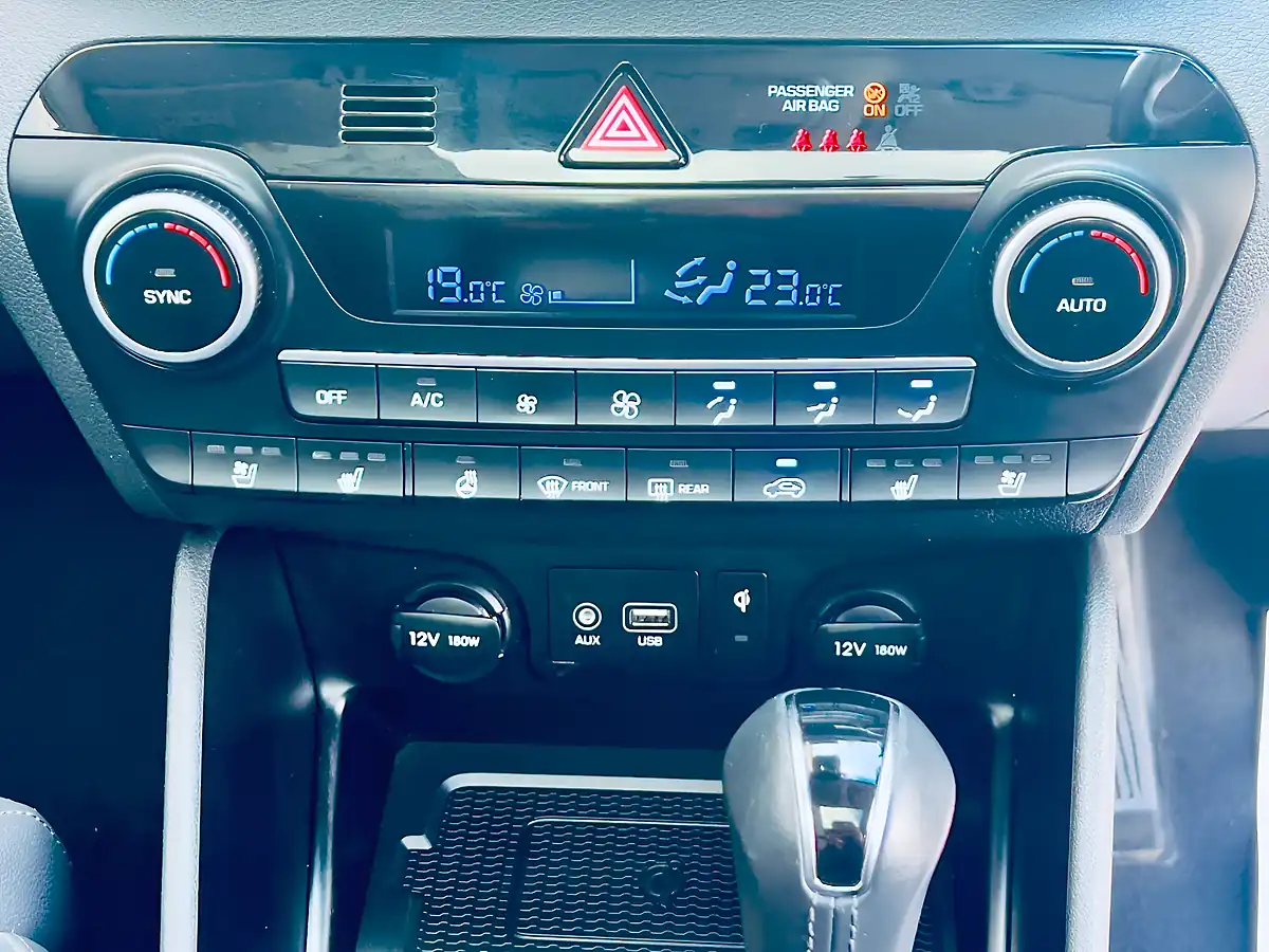 Used 2019 Hyundai Tucson Premium Se Grey - Interior and Exterior details 14