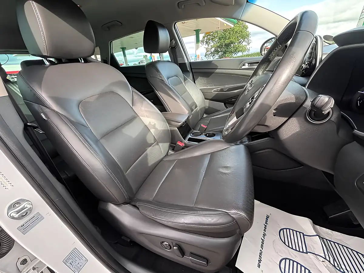 Used 2019 Hyundai Tucson Premium White - Interior and Exterior details 10