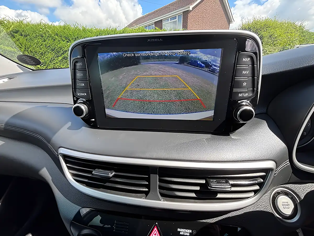 Used 2019 Hyundai Tucson Premium White - Interior and Exterior details 13