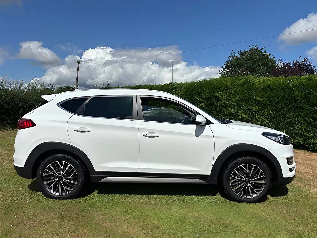 Used 2019 Hyundai Tucson Premium White - Interior and Exterior details 4