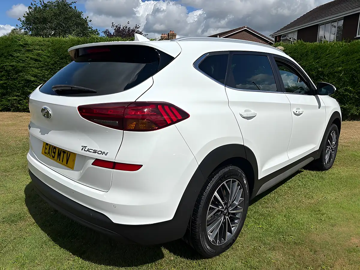 Used 2019 Hyundai Tucson Premium White - Interior and Exterior details 5