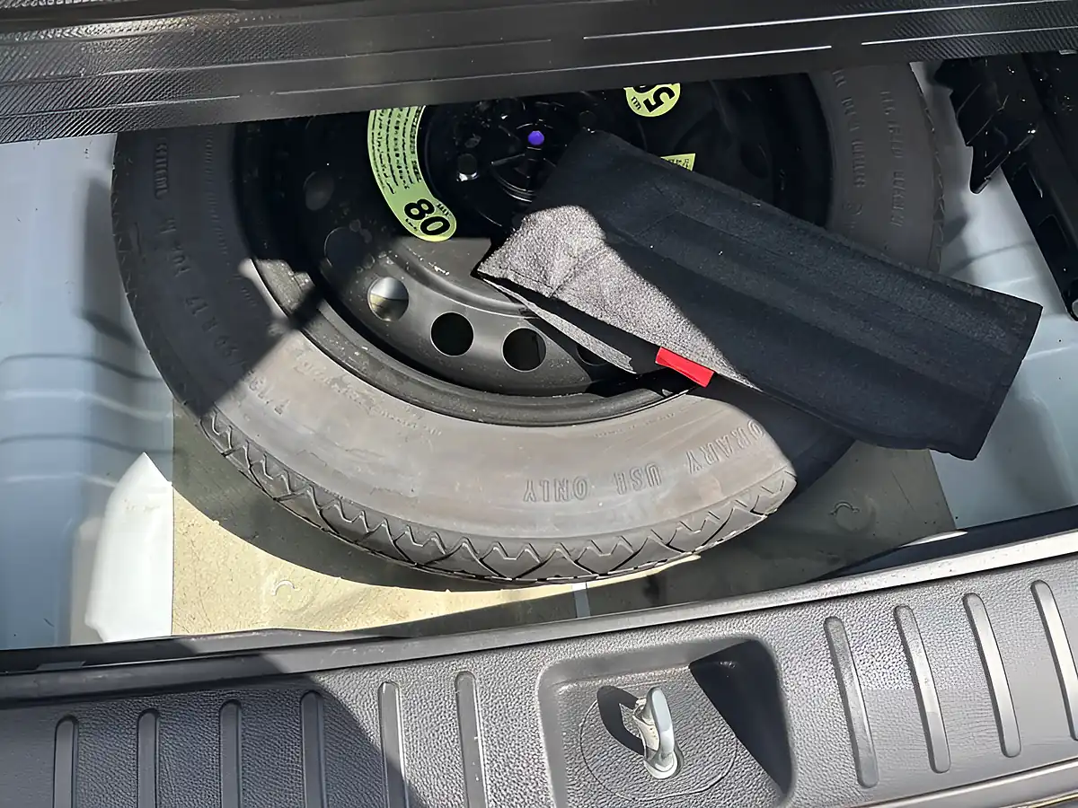 Used 2019 Hyundai Tucson Premium White - Interior and Exterior details 8