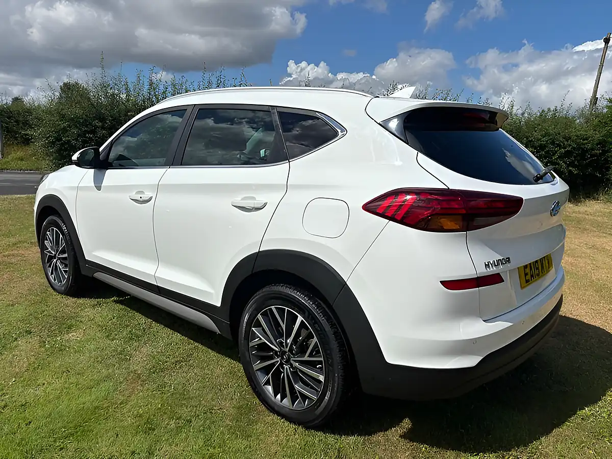 Used 2019 Hyundai Tucson Premium White - Interior and Exterior details 9