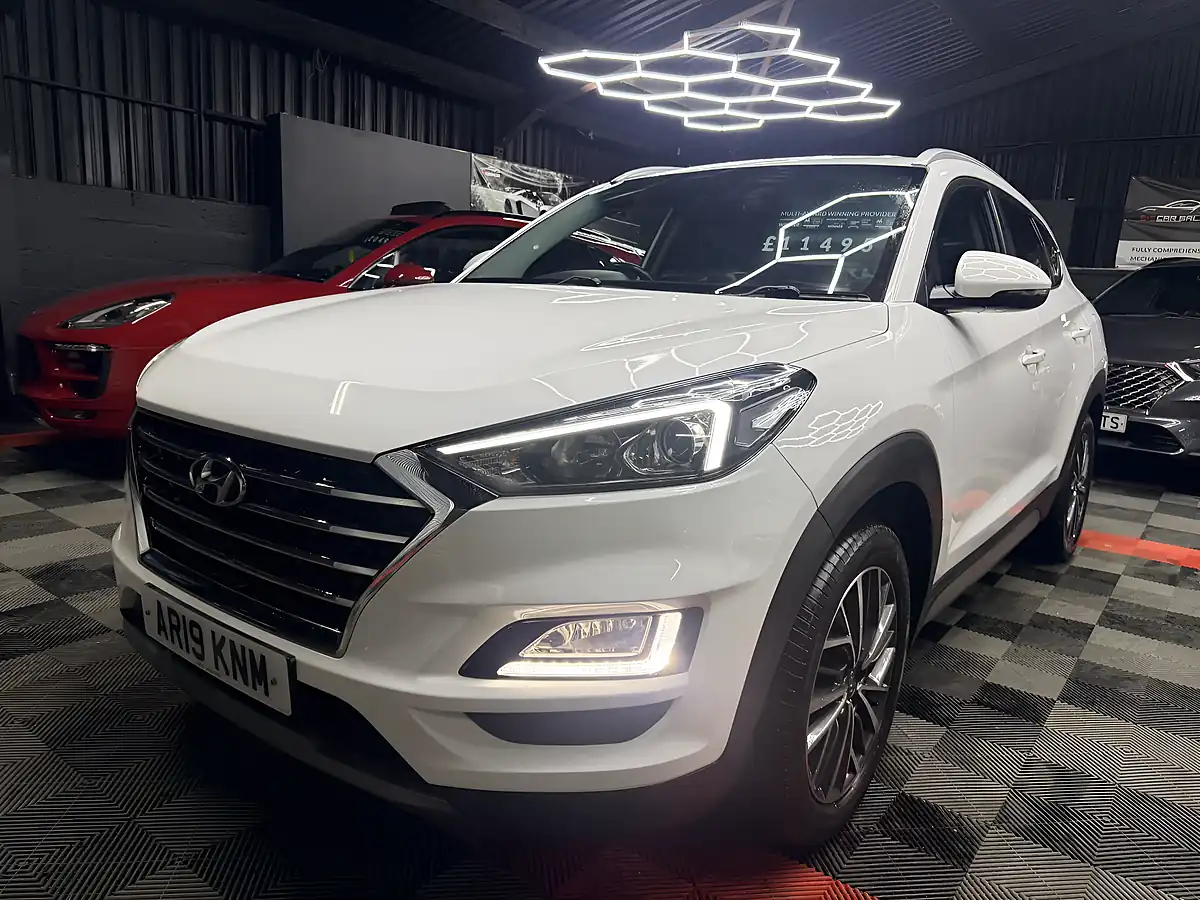 Used 2019 Hyundai Tucson Premium White - Interior and Exterior details 10