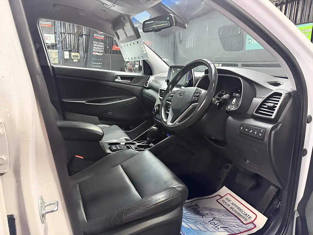 Used 2019 Hyundai Tucson Premium White - Interior and Exterior details 15
